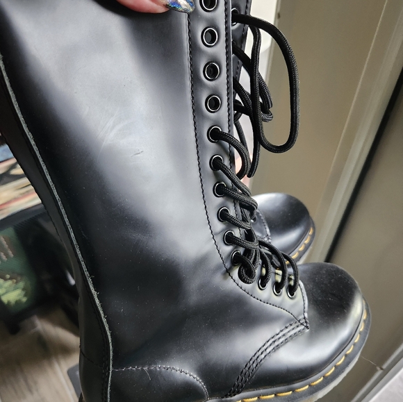 Doc martens - Picture 2 of 4